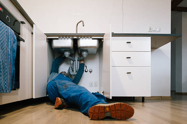 Professional Leak Detection technician working in Royal Oak, MI